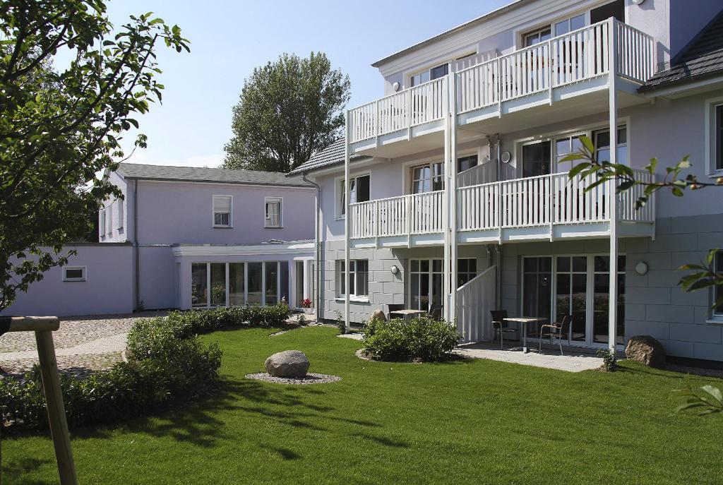 Aparthotel Saatmann Garni Ahrenshoop Esterno foto